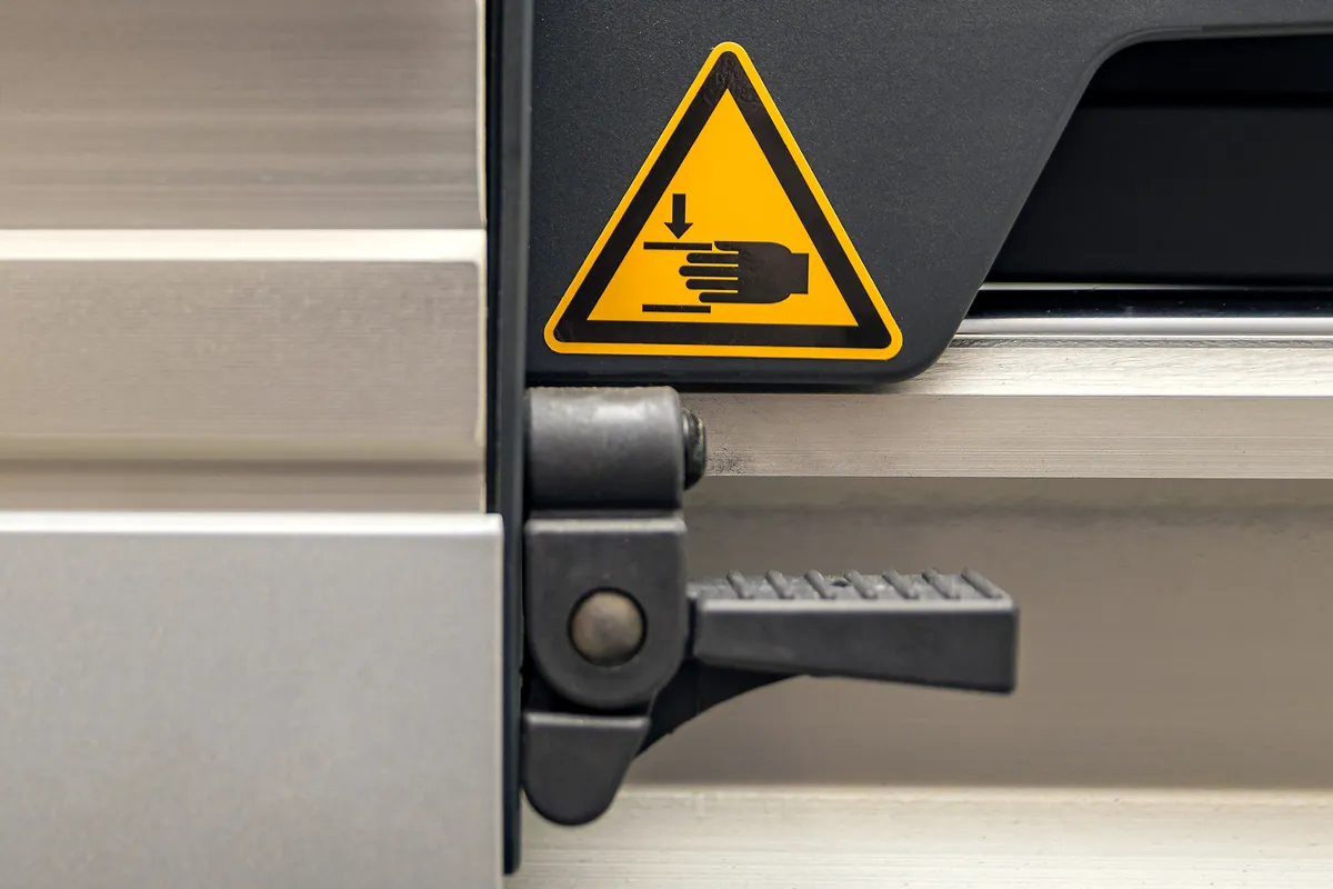 equipment-hand-warning